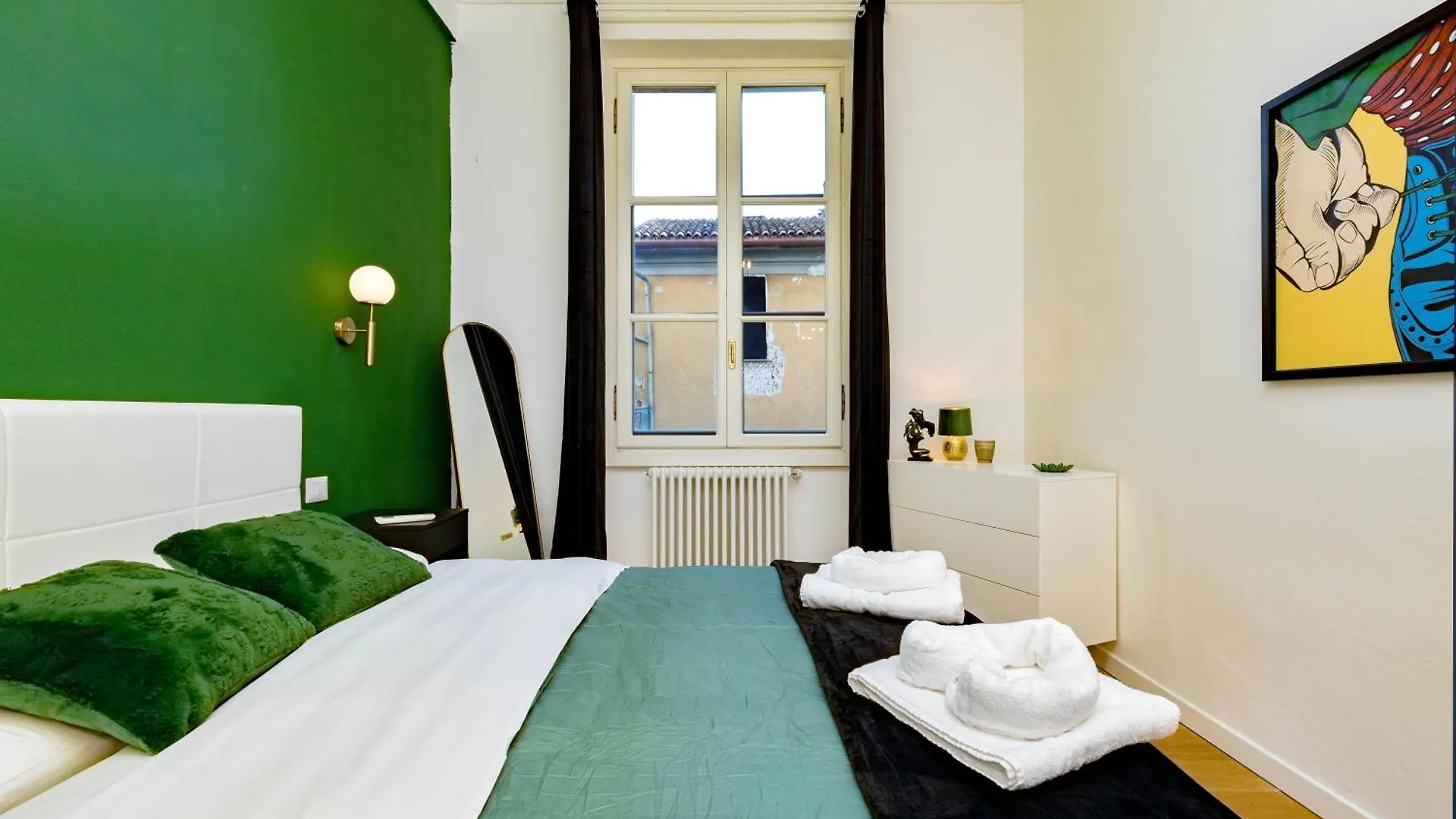 Urban Domus, Duomo, Milan Apartment Italy