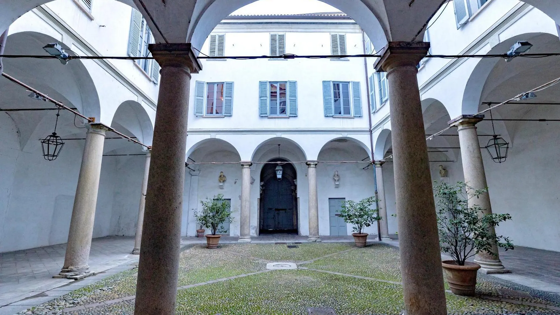 Urban Domus, Duomo, Milan Apartment