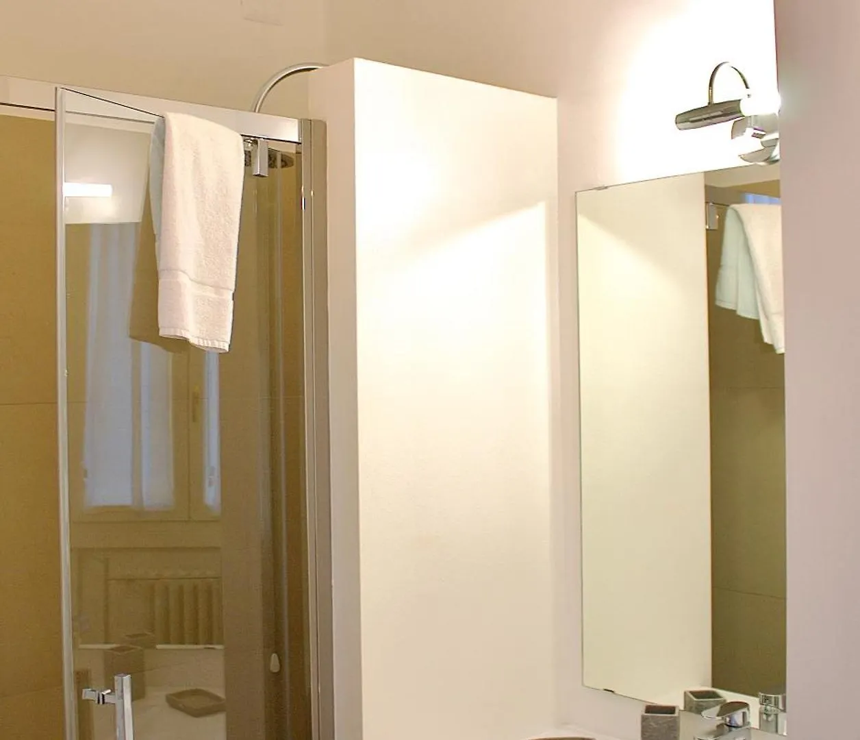Urban Domus, Duomo, Milan Apartment Italy